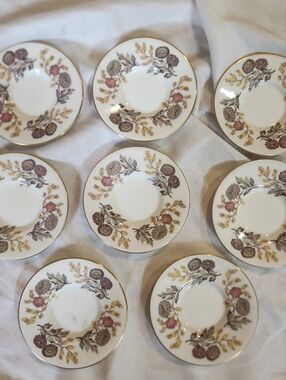 Wedgwood Lichfield Bone China Saucer Set 8 Floral Gold Rim England Vintage